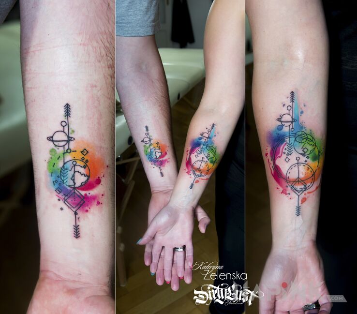 Tattoo Tatuaż dla pary in objects motif and abstract style on the forearm