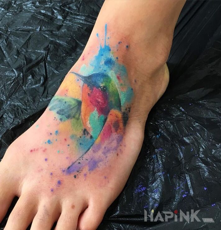 Tattoo Ptak na stopie in animals motif on the foot