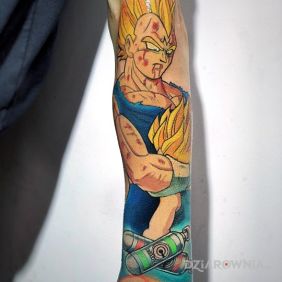 Tatuaż Dragon Ball Vegeta hugs Trunks na przedramieniu motyw: kolorowe styl: graficzne / ilustracyjne