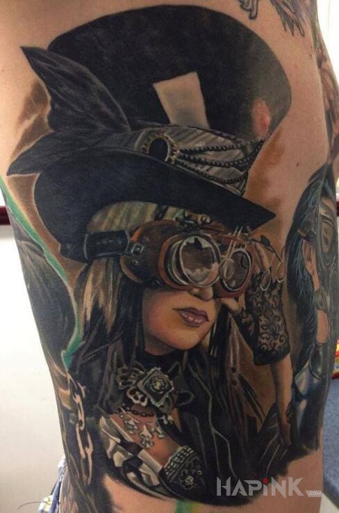 Tattoo Kobieta w kapeluszu in steampunk motif and realistic style on the ribs