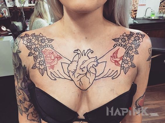 Tattoo Tatuaż, który nie będzie wypełniony in black and gray motif and contour / linework style on the chest