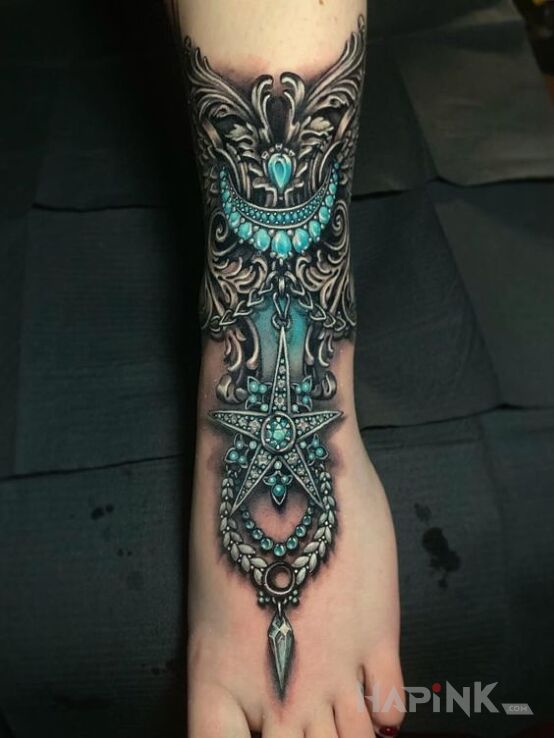 Tattoo Błękitne diamenty in colorful motif and realistic style near the ankle