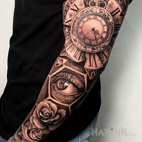 Tattoo Pocket clock on the upper arm motif: 3D style: realistic