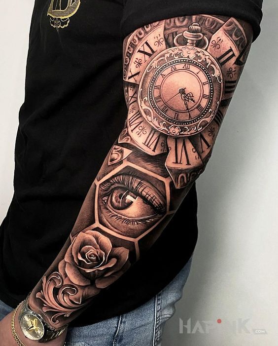 Tattoo Zegar kieszonkowy in 3D motif and realistic style on the forearm