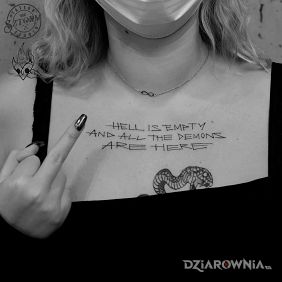 Tatuaż Hell is empty na klatce motyw: napisy styl: ignorant