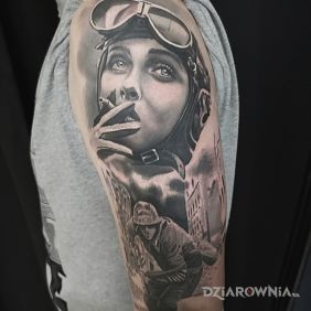 Tatuaż Pilotka na ramieniu motyw: 3D styl: realistyczne