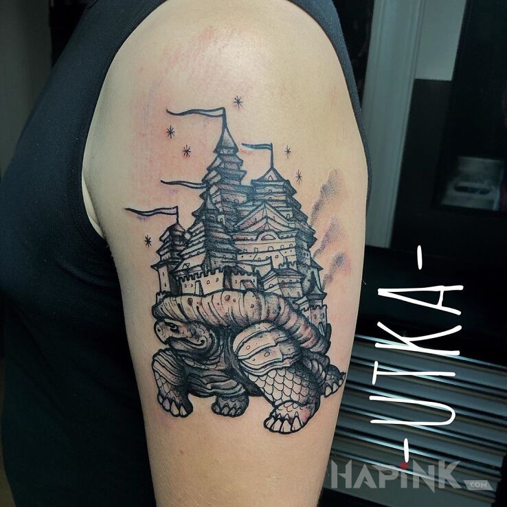 Tattoo Żółw in animals motif and graphic / illustrative style on the upper arm
