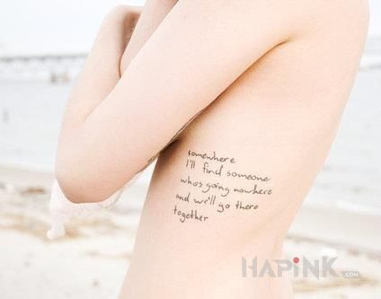 Tattoo Bardzo fajny cytat in sexy motif on the ribs