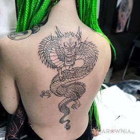 Tatuaż Smok na plecach motyw: smoki styl: graficzne / ilustracyjne