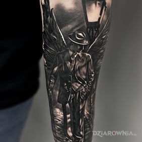 Tatuaż Angel or Demon? na przedramieniu motyw: skrzydła styl: realistyczne