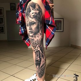 Tatuaż Dla odważnych :) na kolanie motyw: zwierzęta styl: realistyczne