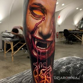 Tatuaż Zakrwawiony wampir na przedramieniu motyw: 3D styl: realistyczne