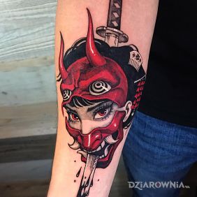 Tatuaż Katana w głowie na przedramieniu motyw: przedmioty styl: graficzne / ilustracyjne