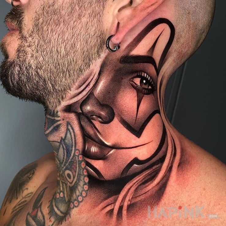 Tattoo Całus w szyję in faces motif and realistic style on the neck