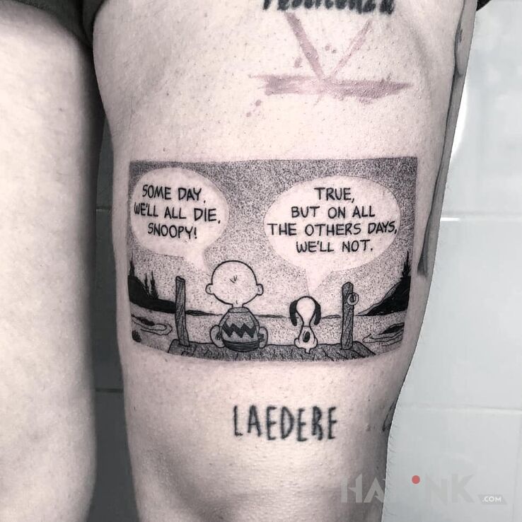 Tattoo Na każdego przyjdzie pora in black and gray motif and cartoon / comic book style on the leg