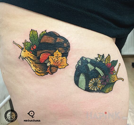 Tattoo Ślimaki in colorful motif and cartoon / comic book style on the leg