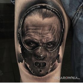 Tatuaż Hannibal Lecter na nodze motyw: 3D styl: realistyczne