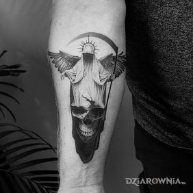 Tatuaż Anioł śmierci na przedramieniu motyw: czaszki styl: graficzne / ilustracyjne