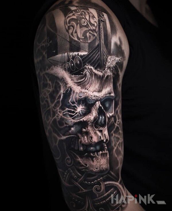 Tattoo Okręt przecinający fale in 3D motif and realistic style on the upper arm