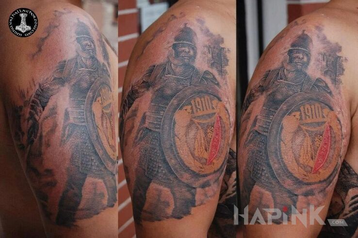 Tattoo Wojownik in 3D motif on the upper arm