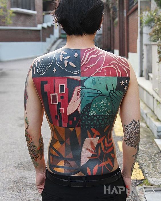 Tattoo Artystyczny tatuaż in other motif and modern / cubism style on the shoulder blades