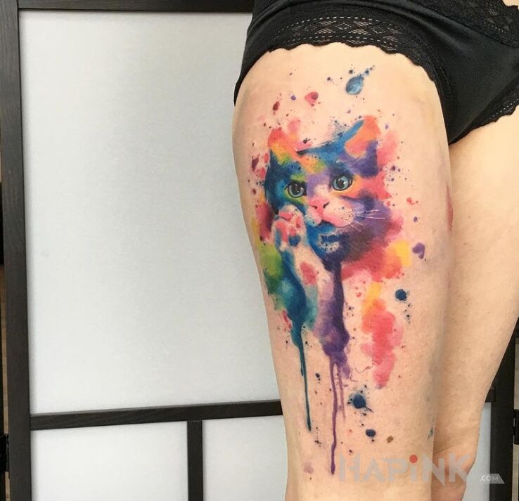 Tattoo Kolorowy kot in animals motif on the leg