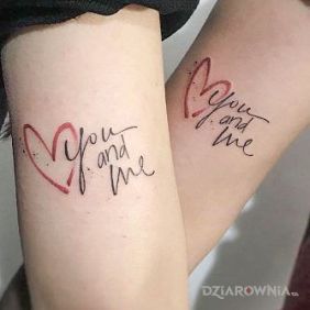 Tatuaż You and me na ramieniu motyw: miłosne styl: kaligrafia