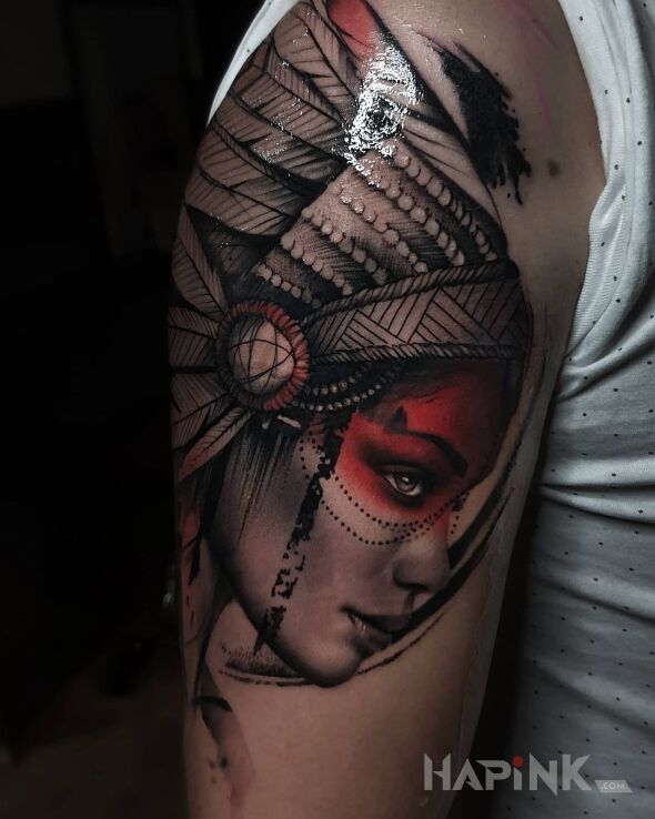 Tattoo Kobieta Indianka in black and gray motif and realistic style on the upper arm