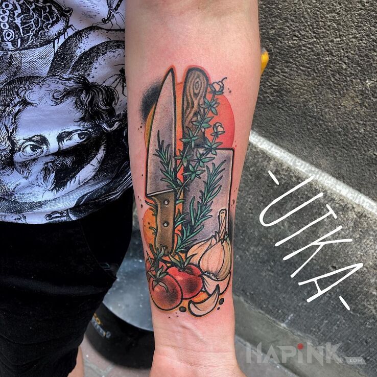 Tattoo Kuchenne rewolucje in objects motif and neo-traditional style on the forearm