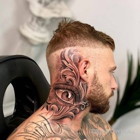 Tatuaż Kolejne dobre oczysko na szyi motyw: pozostałe styl: realistyczne