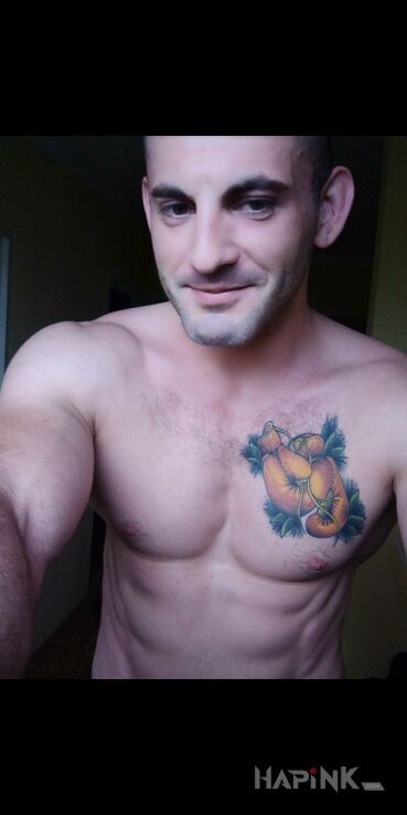 Tattoo Złote Rękawice in objects motif and neo-traditional style on the chest