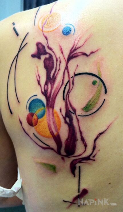 Tattoo Wzorki in other motif and abstract style on the shoulder blades