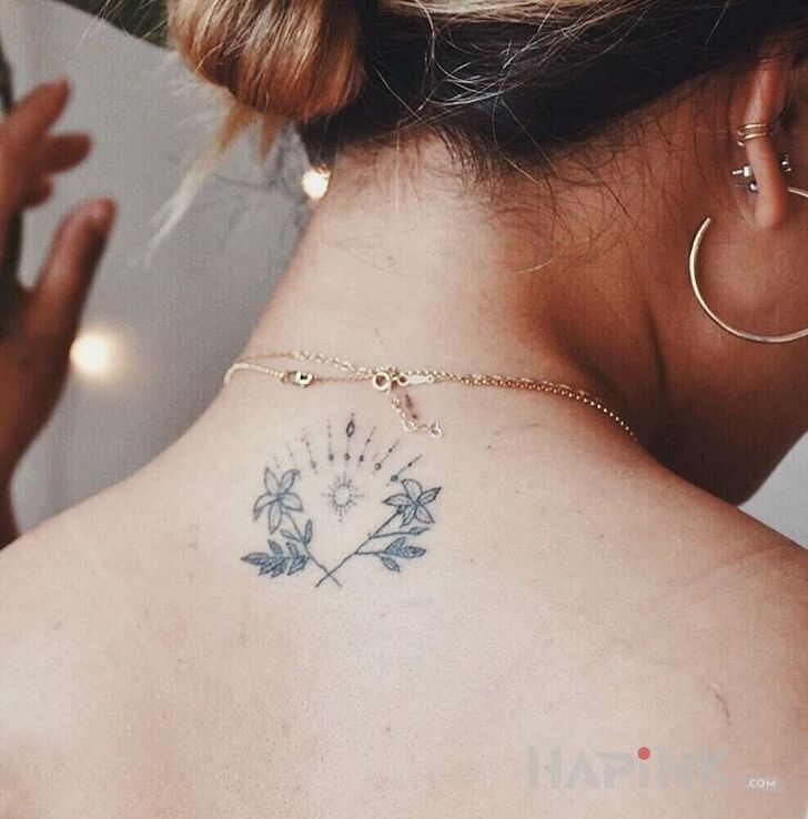 Tattoo Dwa kwiaty in flowers motif and minimalistic style on the nape