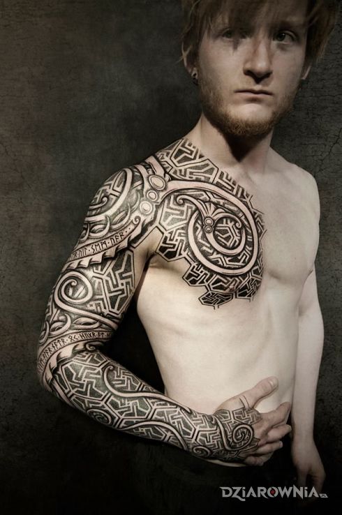 Tatuaż celt w motywie rękawy i stylu celtyckie / nordyckie na przedramieniu