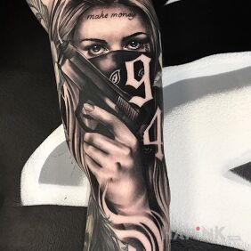 Tattoo Make money on the upper arm motif: 3D style: realistic