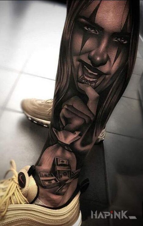 Tattoo Worek z kasą in 3D motif and realistic style on the calf