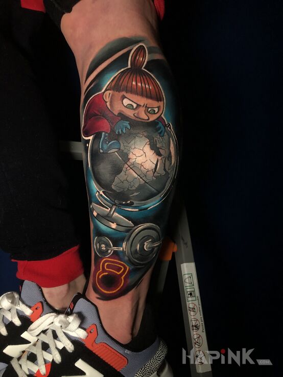 Tattoo Crossfit in 3D motif and realistic style on the calf