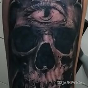 Tatuaż Czacha na przedramieniu motyw: mroczne styl: realistyczne