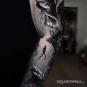Tatuaż Nurek na ramieniu motyw: postacie styl: realistyczne