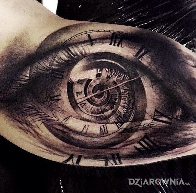 Tatuaż oczko w motywie 3D na ramieniu