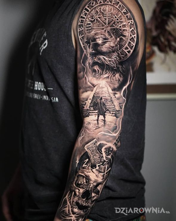 Tatuaż wejście do valhalli w motywie rękawy i stylu realistyczne na przedramieniu