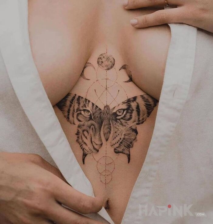 Tattoo Motyl tygrysi in butterflies motif and graphic / illustrative style underboob