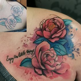 Tattoo Cover on the chest motif: lettering style: Watercolor