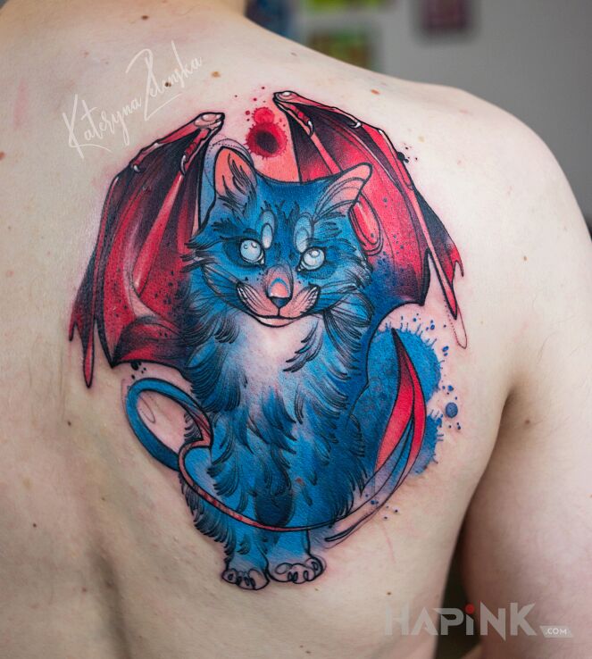 Tattoo Kot ze skrzydłami in colorful motif and Watercolor style on the shoulder blades