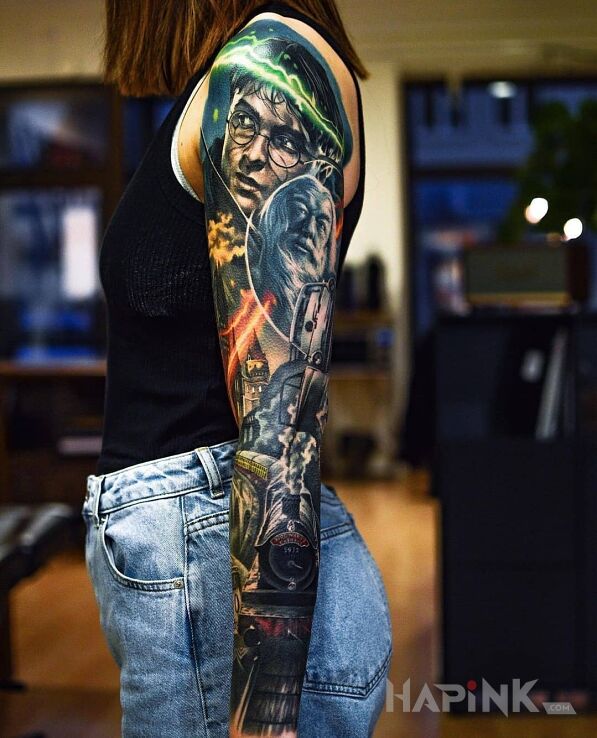 Tattoo Postacie z Harrego Pottera in characters motif and realistic style on the upper arm