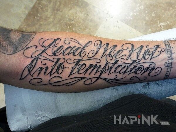 Tattoo Bombowa czcionka in lettering motif on the forearm