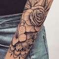 Wycena tatuażu - Tatuaż-kwiaty na ręce