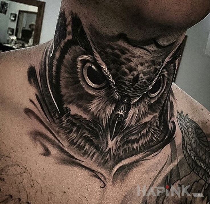 Tattoo Sowie gardło in 3D motif and realistic style on the neck