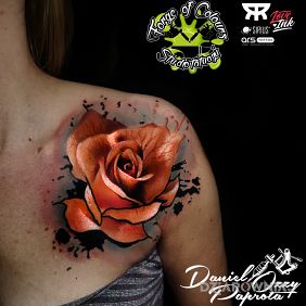 Tatuaż Róża Rose na obojczyku motyw: 3D styl: realistyczne