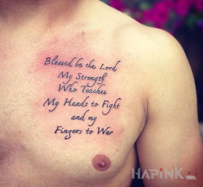 Tattoo Ten, który nauczył mnie walczyć in lettering motif and calligraphy style on the chest